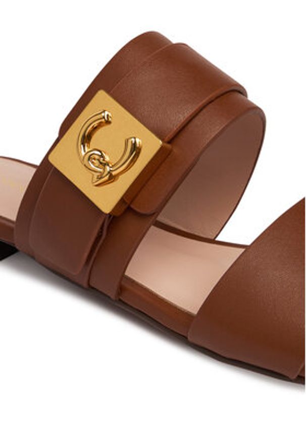 Coccinelle Klapki C-Me E4 U7Q 17 01 01 Brązowy. Kolor: brązowy. Materiał: skóra