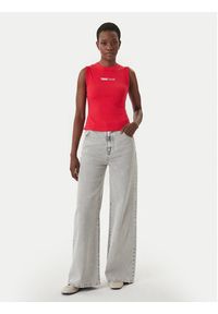 Tommy Jeans Top DW0DW22577 Czerwony Slim Fit. Kolor: czerwony. Materiał: bawełna #3