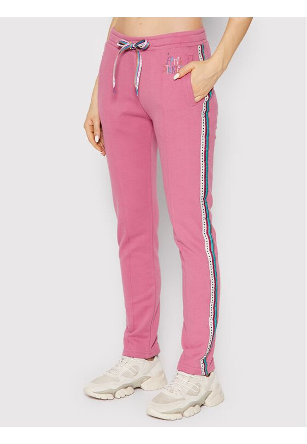 Femi Stories Spodnie dresowe Tricia Różowy Slim Fit. Kolor: różowy. Materiał: bawełna, dresówka