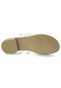 Białe Sandały Marco Tozzi Eleganckie Buty Damskie. Okazja: na co dzień, na spacer. Kolor: biały. Materiał: skóra. Wzór: geometria, aplikacja. Sezon: lato. Obcas: na obcasie. Styl: elegancki. Wysokość obcasa: średni #4