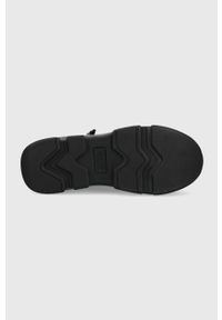 DKNY - Dkny sneakersy K4124010.005 kolor czarny. Nosek buta: okrągły. Zapięcie: sznurówki. Kolor: czarny. Materiał: guma. Obcas: na platformie #4
