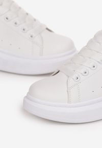 Renee - Białe Sznurowane Sneakersy na Grubej Podeszwie Wicky. Kolor: biały #3