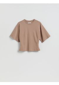 Reserved - Taliowany t-shirt - beżowy. Kolor: beżowy. Materiał: dzianina, bawełna. Styl: klasyczny