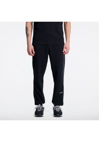 Spodnie męskie New Balance MP33518BK – czarne. Kolor: czarny. Materiał: dresówka, bawełna, poliester