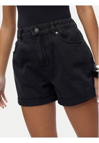 Vero Moda Szorty jeansowe Zuri 10279493 Czarny Regular Fit. Kolor: czarny. Materiał: bawełna