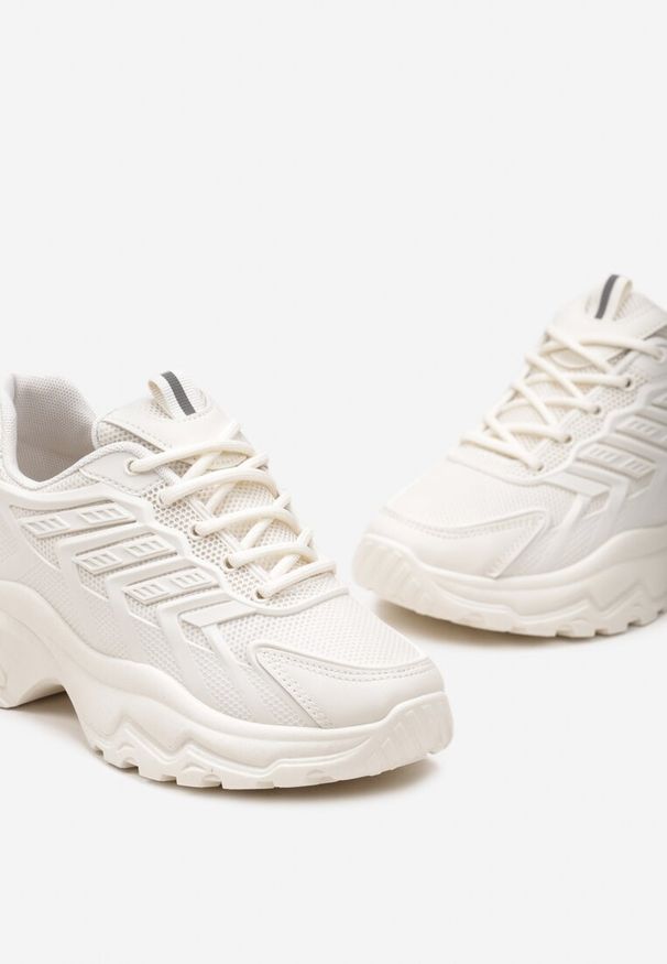 Born2be - Beżowe Sneakersy na Masywnej Podeszwie z Przeszyciami Hatila. Kolor: beżowy