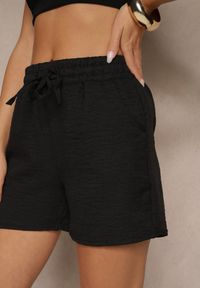 Renee - Czarne Szorty ze Sznurkiem Lirivee. Okazja: na co dzień. Kolor: czarny. Styl: casual #4