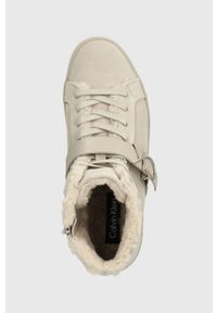 Calvin Klein sneakersy zamszowe FLTFRM CUPSOLE HT W/HW SUE WL kolor beżowy HW0HW01819. Nosek buta: okrągły. Zapięcie: sznurówki. Kolor: beżowy. Materiał: zamsz. Szerokość cholewki: normalna #4