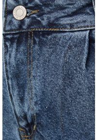 Answear Lab szorty jeansowe damskie gładkie high waist. Stan: podwyższony. Kolor: niebieski. Materiał: jeans. Wzór: gładki. Styl: wakacyjny