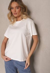 Renee - Biały Bawełniany T-shirt z Napisem Marivetha. Okazja: na co dzień. Kolor: biały. Materiał: bawełna. Wzór: napisy. Styl: elegancki, casual #4