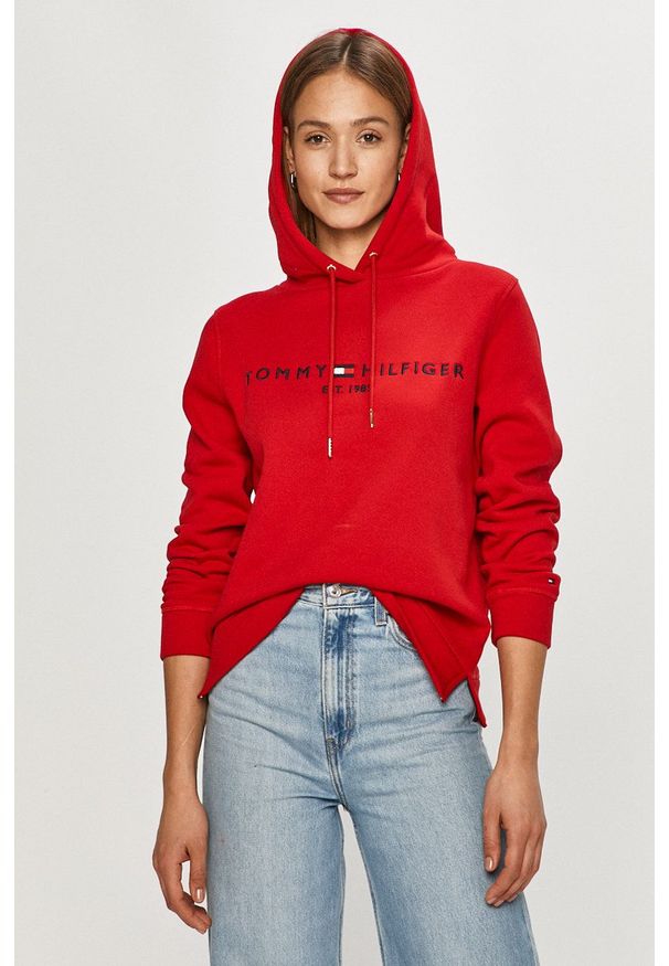 TOMMY HILFIGER - Tommy Hilfiger - Bluza. Okazja: na co dzień. Kolor: czerwony. Długość rękawa: długi rękaw. Długość: długie. Wzór: aplikacja. Styl: casual