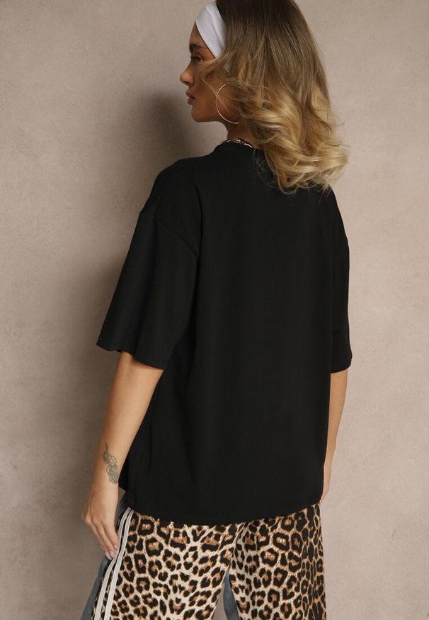 Renee - Czarny T-shirt z Bawełny Ozdobiony Sercem Ranira. Okazja: na co dzień. Kolor: czarny. Materiał: bawełna. Wzór: aplikacja. Styl: casual