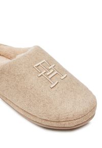 TOMMY HILFIGER - Tommy Hilfiger Kapcie Th Embroidered Basics Slipper FW0FW08135 Beżowy. Kolor: beżowy. Materiał: materiał #4