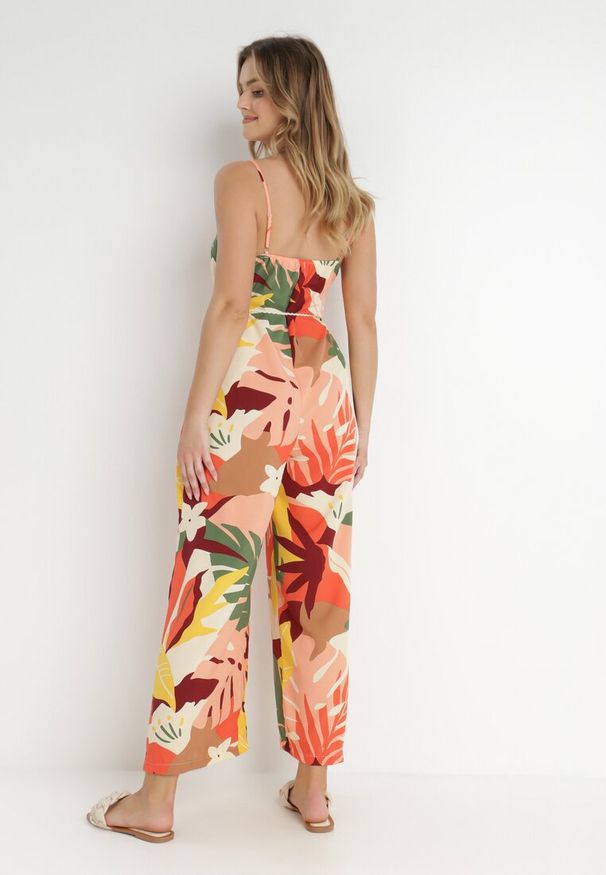 Born2be - Różowy Kombinezon Rannall. Okazja: na co dzień. Kolor: różowy. Długość rękawa: na ramiączkach. Długość: długie. Wzór: nadruk, kolorowy. Styl: casual