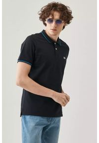 Lee - LEE PIQUE POLO MĘSKIE POLO KRÓTKI RĘKAW BLACK L61ARL01 112113687. Typ kołnierza: polo. Długość rękawa: krótki rękaw. Długość: krótkie #5