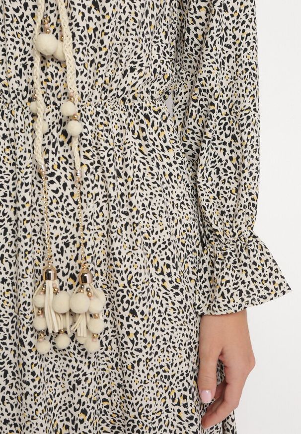 Born2be - Biała Sukienka Delite. Kolekcja: plus size. Kolor: biały. Materiał: tkanina. Wzór: nadruk. Typ sukienki: rozkloszowane. Styl: boho. Długość: maxi