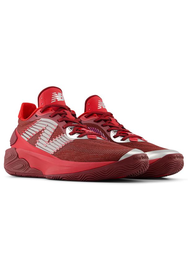 Buty męskie New Balance TWO WXY v5 BB2WYRD5 – czerwone. Wysokość cholewki: przed kolano. Kolor: czerwony. Materiał: materiał, syntetyk, guma. Szerokość cholewki: normalna. Sport: koszykówka, fitness, bieganie