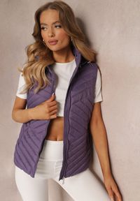 Renee - Ciemnofioletowa Kamizelka Nylonowa z Kapturem Marashe. Typ kołnierza: kaptur. Kolor: fioletowy. Materiał: nylon. Wzór: aplikacja