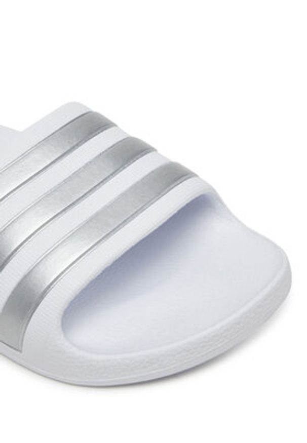 Adidas - adidas Klapki adilette Aqua K F35555 Biały. Kolor: biały