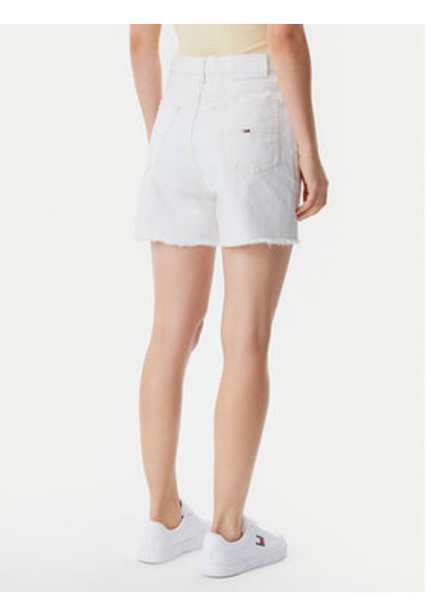 Tommy Jeans Szorty jeansowe DW0DW20093 Écru Mom Fit. Kolor: kremowy. Materiał: bawełna