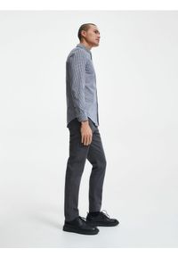 Reserved - Spodnie chino slim fit - ciemnoszary. Kolor: szary. Materiał: tkanina, bawełna #1