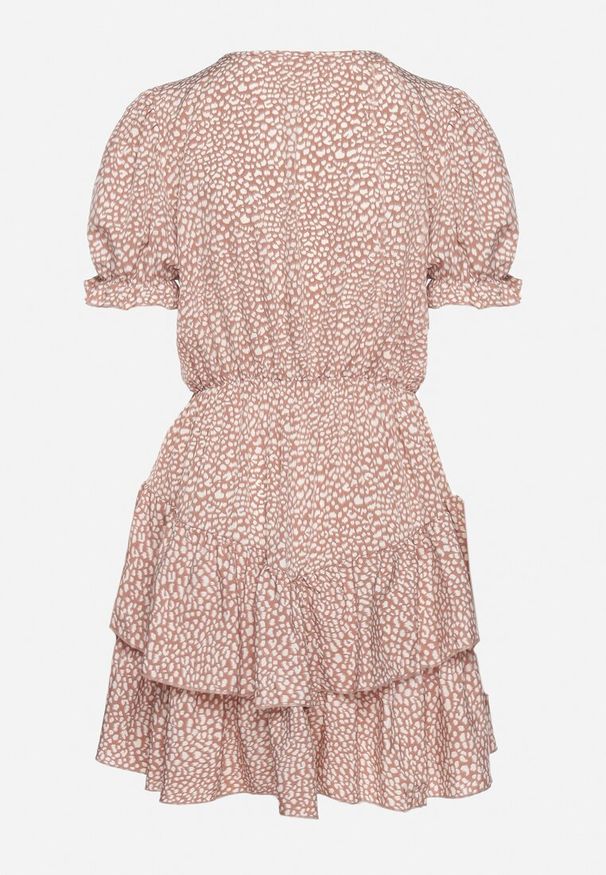 Born2be - Jasnobrązowa Sukienka z Gumką w Talii z Kopertowym Dekoltem Ianveia. Kolor: brązowy. Typ sukienki: kopertowe