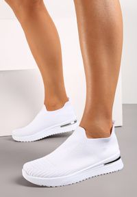Renee - Białe Buty Sportowe z Wsuwaną Skarpetkową Cholewką do Kostki Elairi. Kolor: biały. Szerokość cholewki: normalna #1