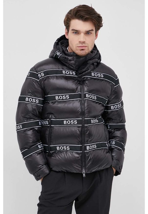 BOSS - Boss kurtka 50461455 męska kolor czarny zimowa. Okazja: na co dzień. Kolor: czarny. Materiał: poliester. Sezon: zima. Styl: casual