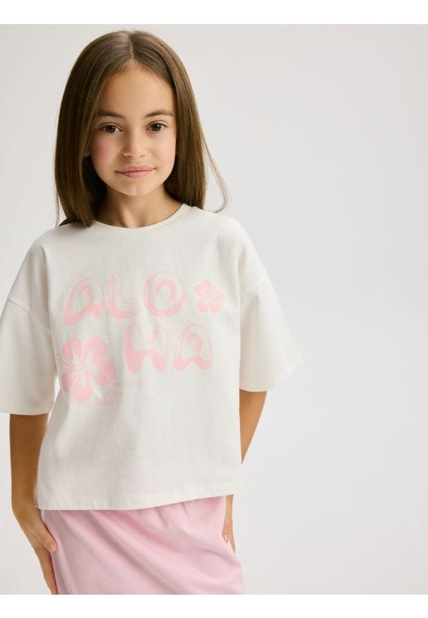 Reserved - Bawełniany t-shirt z nadrukiem - złamana biel. Materiał: bawełna. Wzór: nadruk