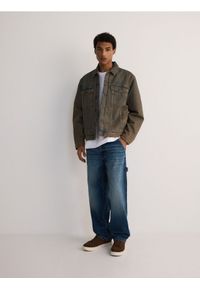 Reserved - Jeansy straight fit - granatowy. Kolor: niebieski