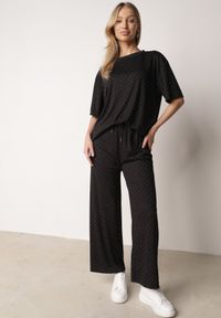 Born2be - Czarny Komplet Oversize z Cyrkoniami T-shirt i Spodnie Arnatea. Kolor: czarny. Wzór: aplikacja #3