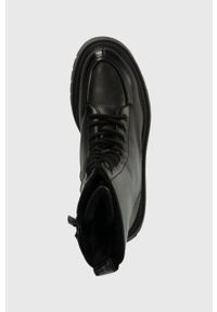 Pepe Jeans workery QUEEN BET damskie kolor czarny na płaskim obcasie ocieplone PLS50496. Nosek buta: okrągły. Zapięcie: sznurówki. Kolor: czarny. Obcas: na obcasie. Wysokość obcasa: niski #5