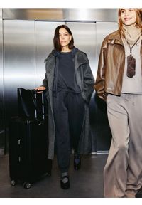 Reserved - Joggery z modalem - ciemnoszary. Kolor: szary. Materiał: dzianina #1