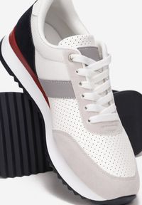 Born2be - Białe Buty Sportowe Phelile. Nosek buta: okrągły. Kolor: biały. Materiał: jeans, materiał, syntetyk, nubuk. Szerokość cholewki: normalna. Wzór: kolorowy, aplikacja