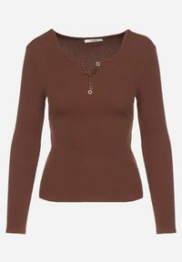 Born2be - Brązowa Prążkowana Bluzka z Bawełny z Długim Rękawem i Guziczkami Amendria. Okazja: na co dzień. Kolor: brązowy. Materiał: prążkowany, bawełna. Długość rękawa: długi rękaw. Długość: długie. Styl: casual #5