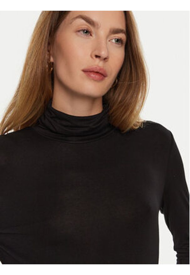 LOLA CASADEMUNT Golf LF2415019 Czarny Regular Fit. Typ kołnierza: golf. Kolor: czarny. Materiał: syntetyk