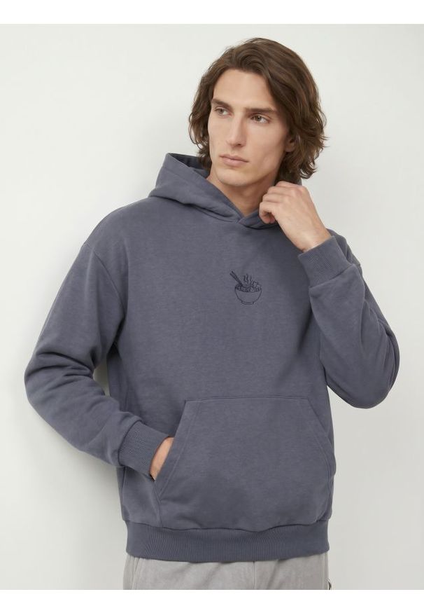 Sinsay - Bluza hoodie comfort z haftem - Inny. Wzór: haft