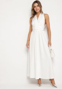 Born2be - Biała Koktajlowa Sukienka Multiway z Wiskozą i Wiązaniem na Szyi Lilazza. Okazja: na imprezę. Typ kołnierza: dekolt w kształcie V. Kolor: biały. Materiał: wiskoza. Typ sukienki: rozkloszowane. Styl: wizytowy #6