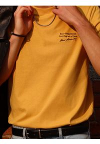 Reserved - T-shirt comfort z nadrukiem - żółty. Kolor: żółty. Materiał: bawełna, dzianina. Wzór: nadruk
