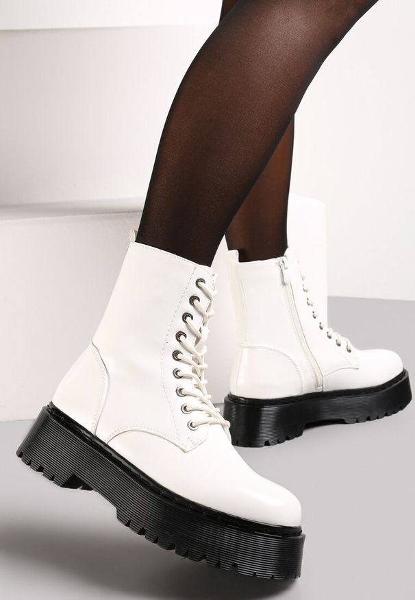 Born2be - Białe Botki Workery na Platformie ze Sznurowaniem Ixuelli. Nosek buta: okrągły. Kolor: biały. Materiał: skóra, jeans, dzianina. Obcas: na platformie. Styl: klasyczny, elegancki