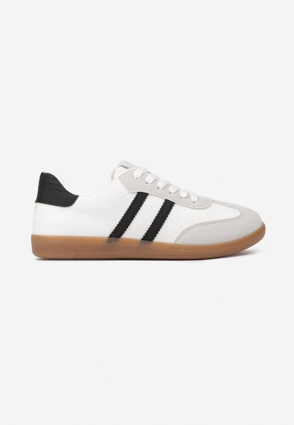 Born2be - Białe Sneakersy z Imitacji Zamszu na Płaskiej Podeszwie Memeriana. Okazja: na spacer. Nosek buta: okrągły. Kolor: biały. Materiał: zamsz. Wzór: motyw zwierzęcy. Sezon: wiosna, lato. Obcas: na płaskiej podeszwie. Sport: turystyka piesza