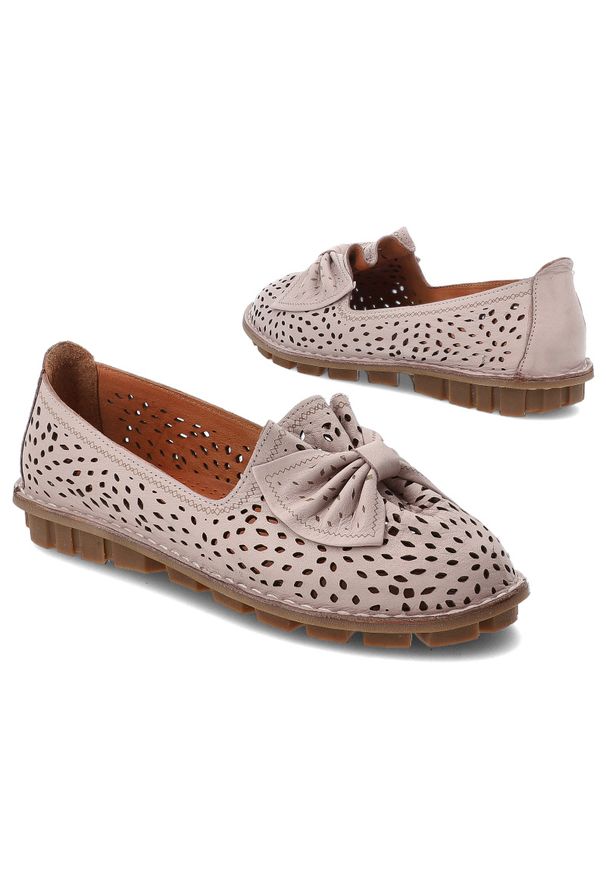 Różowe Półbuty Artiker Modne Wsuwane Obuwie Damskie. Okazja: na co dzień. Zapięcie: bez zapięcia. Kolor: różowy. Materiał: skóra. Szerokość cholewki: normalna. Wzór: ażurowy. Sezon: wiosna, lato. Styl: casual, elegancki