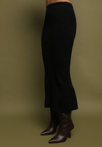 Born2be - Czarny Komplet Dzianinowy z Wełną Sweter z Golfem i Ołówkowa Spódnica Falovira. Kolor: czarny. Materiał: dzianina, wełna. Sport: golf #7