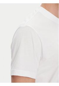 Karl Lagerfeld - KARL LAGERFELD T-Shirt A2M17072 Biały Regular Fit. Typ kołnierza: dekolt w karo. Kolor: biały. Materiał: syntetyk #3