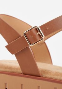 Born2be - Czarne Minimalistyczne Sandały VICES na Płaskiej Podeszwie z Bieżnikiem Tailisha. Okazja: na spacer. Zapięcie: pasek. Kolor: czarny. Materiał: jeans, len. Sezon: lato. Obcas: na płaskiej podeszwie #3