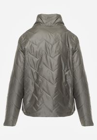 Born2be - Zielona Dwustronna Kurtka Pikowana Ozdobiona Naszywką i Panterką Nemopis. Okazja: na co dzień. Kolor: zielony. Materiał: jeans. Wzór: motyw zwierzęcy, aplikacja. Styl: casual #2