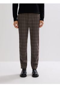 Reserved - Spodnie chino slim w kratę - ciemnobrązowy. Kolor: brązowy. Materiał: wełna, tkanina