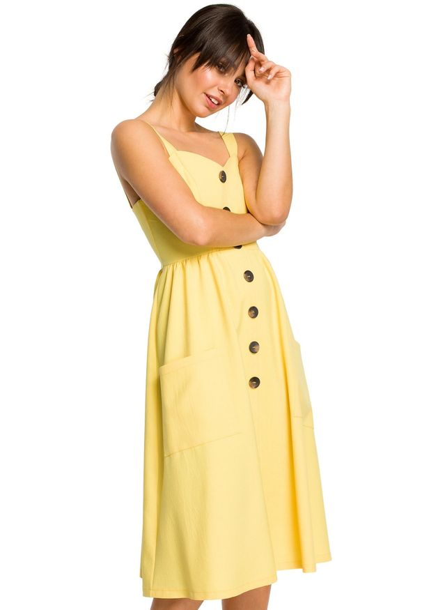 Be Active - Letnia lniana sukienka na ramiączkach żółta z dużymi kieszeniami. Okazja: na spacer, na co dzień. Kolor: żółty. Materiał: len. Długość rękawa: na ramiączkach. Sezon: lato. Styl: casual