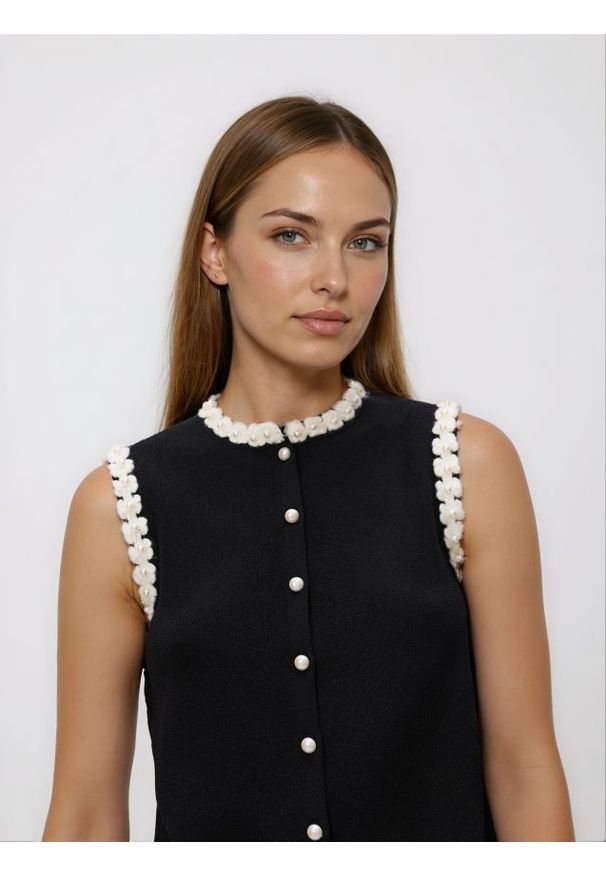 Reserved - Kamizelka z ozdobnym wykończeniem - czarny. Kolor: czarny. Materiał: dzianina, wiskoza