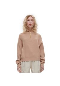 Cropp - Beżowy sweter z kołnierzem - Beżowy. Typ kołnierza: kołnierzyk stójkowy. Kolor: beżowy. Materiał: dzianina, wiskoza #1